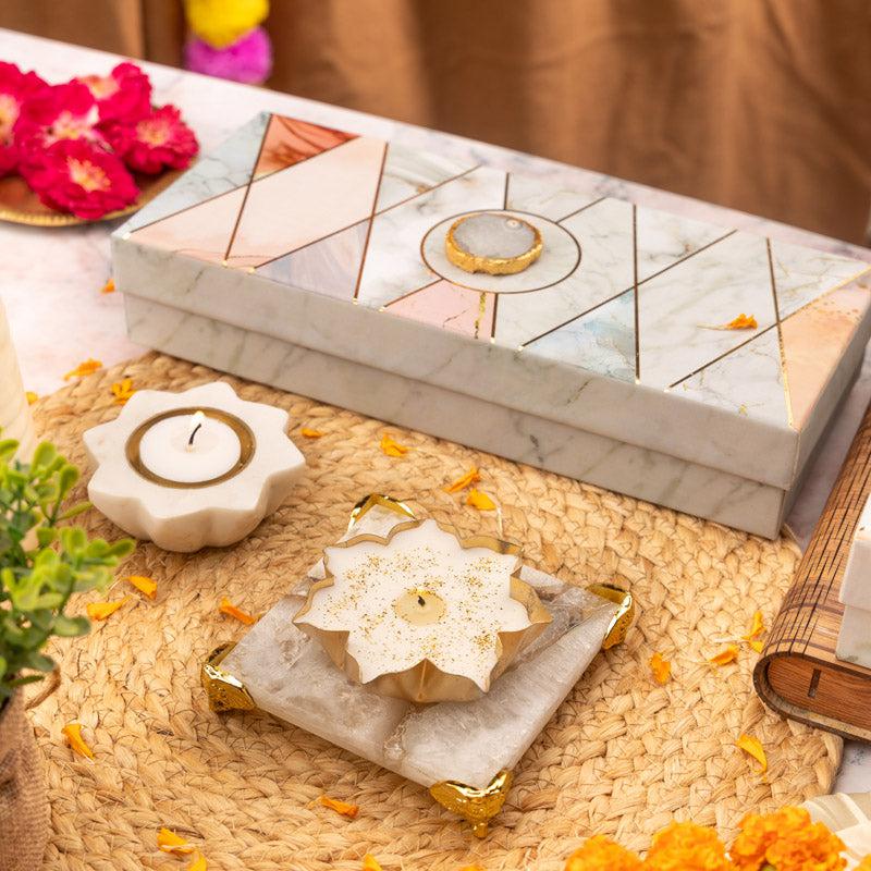 Athviya Agate Gift Box - White media 2