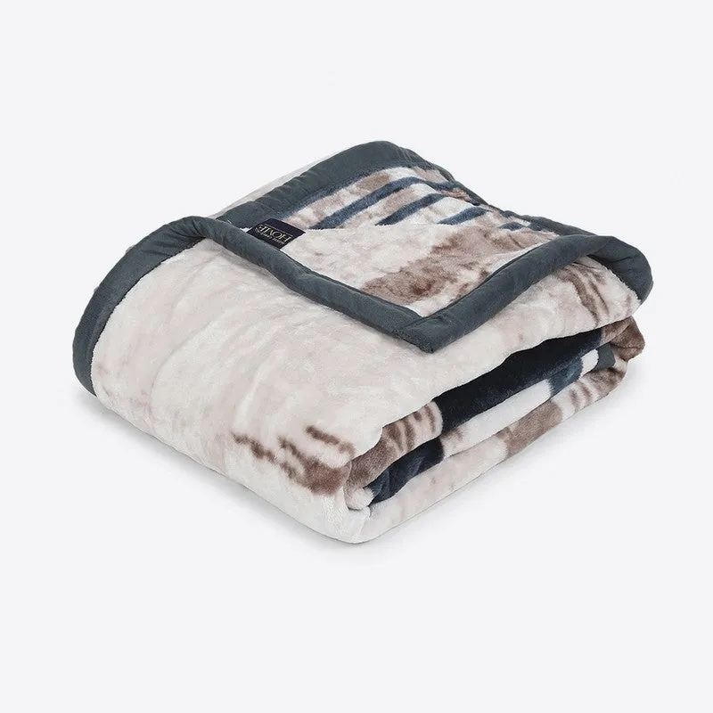 Monte Carlo Midnight Mirage Blanket - 483 GSM media 5