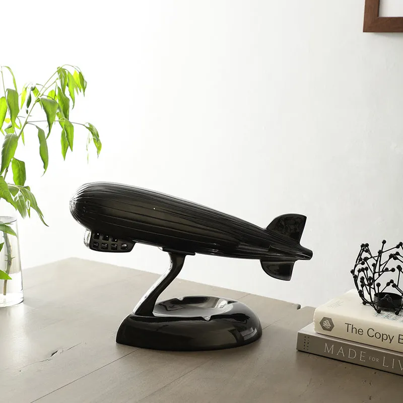 Zeppelin Showpiece media 1