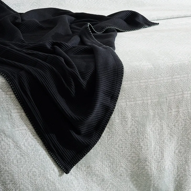 Wovelle Throw - Grey & Moss Green media 3