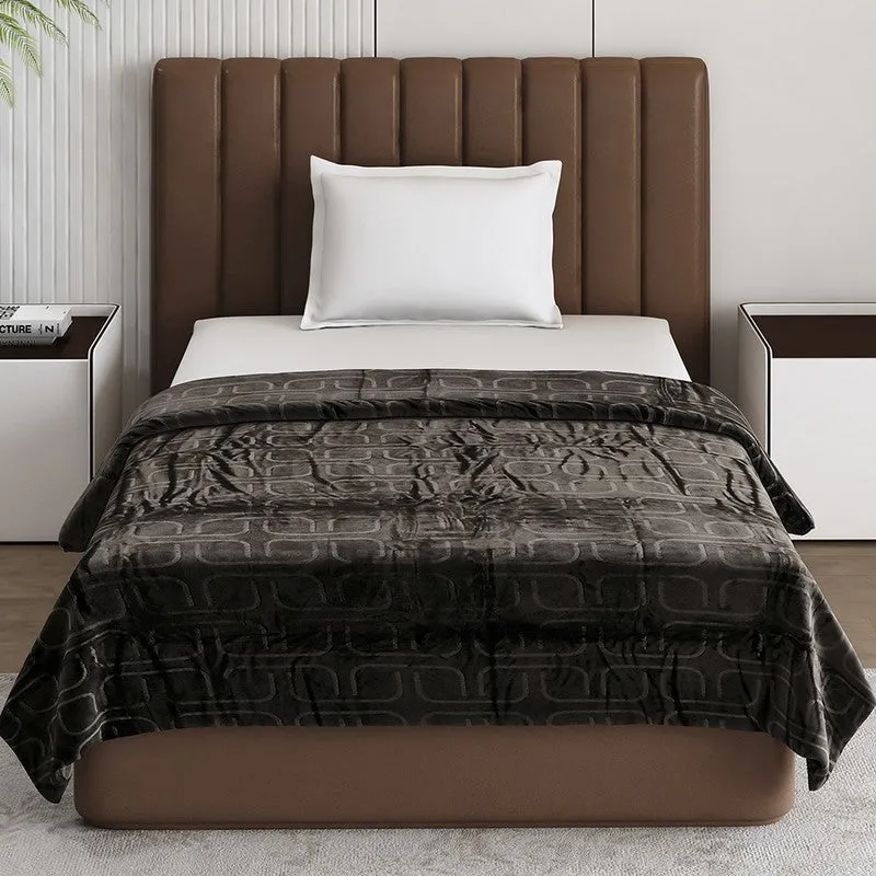 Monte Carlo Warmora Geometric Print Polyester Blanket (Brown) - 210 GSM media 4