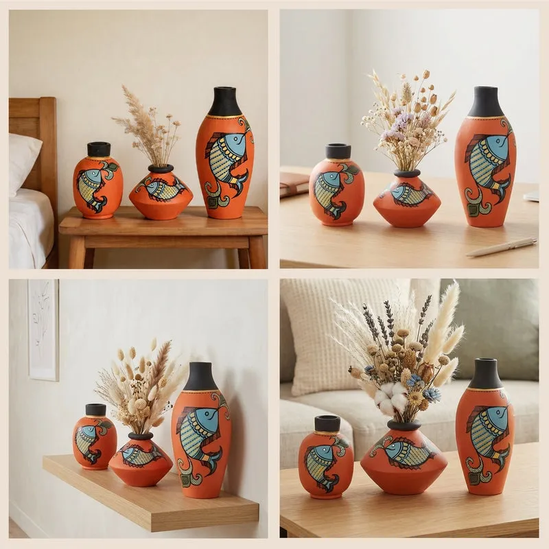 Durrah Machli Terracotta Vase - Set of Three media 14
