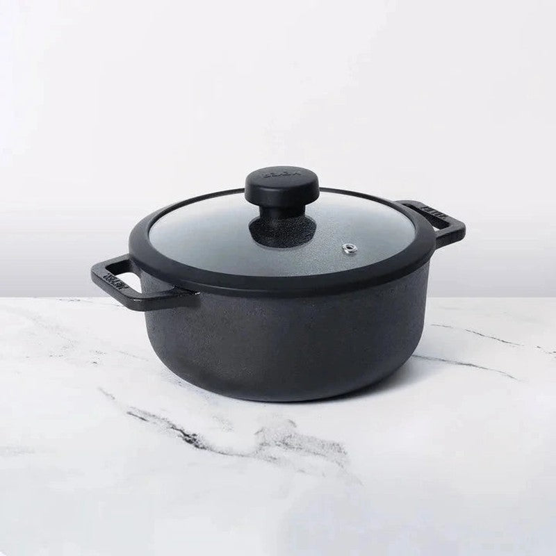 Meyer Cast Iron Cooking Pot with Lid - 2800 ML media 3
