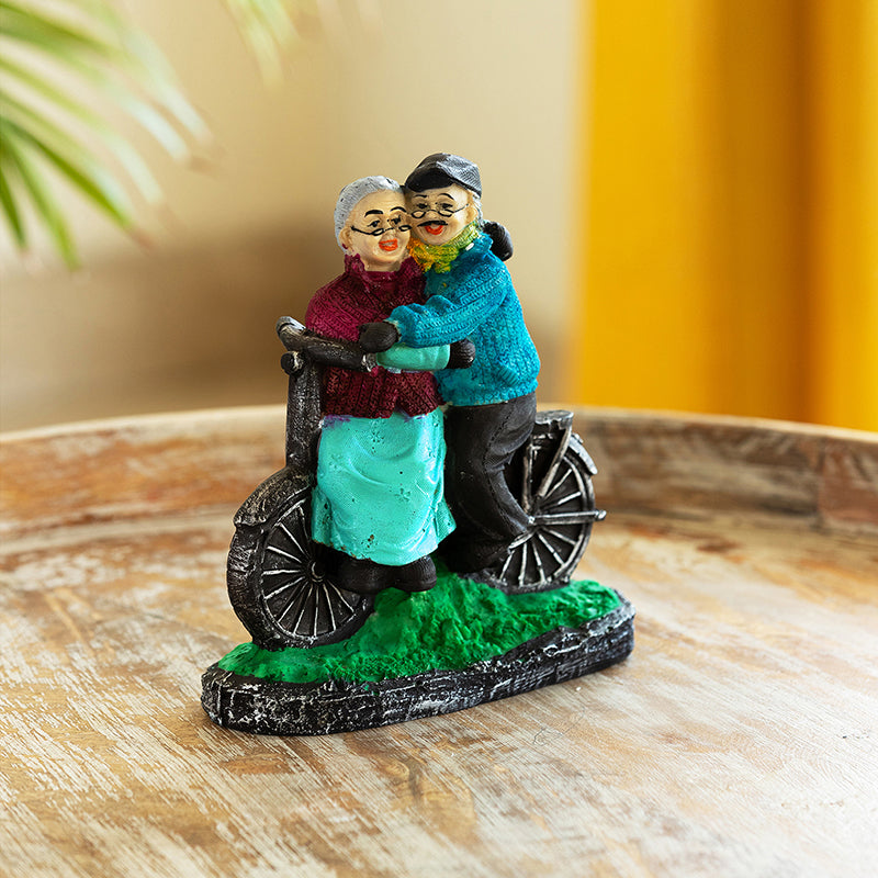 Lasting Love Resin Showpiece