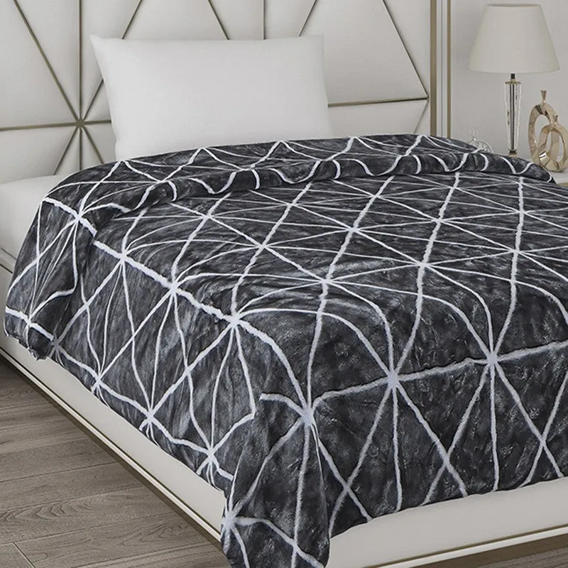 Monte Carlo Midnight Mosaic Blanket - 553 GSM media 4