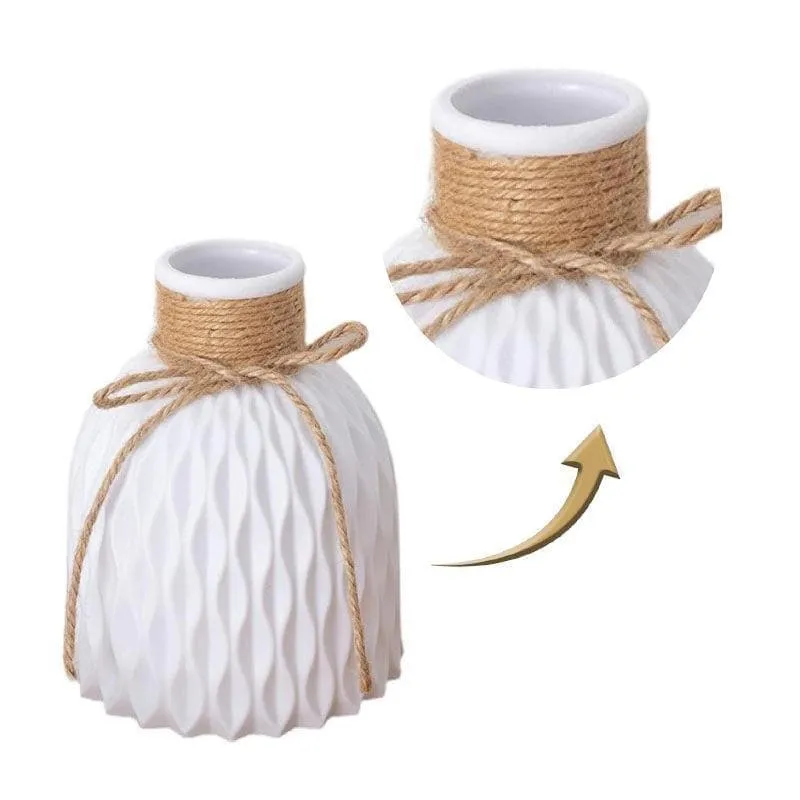 Curvy Charm Vase - White media 5