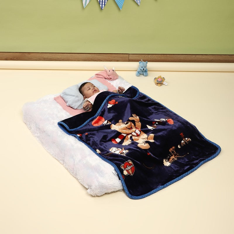 Monte Carlo Sporty Snuggles Blanket - 550 GSM