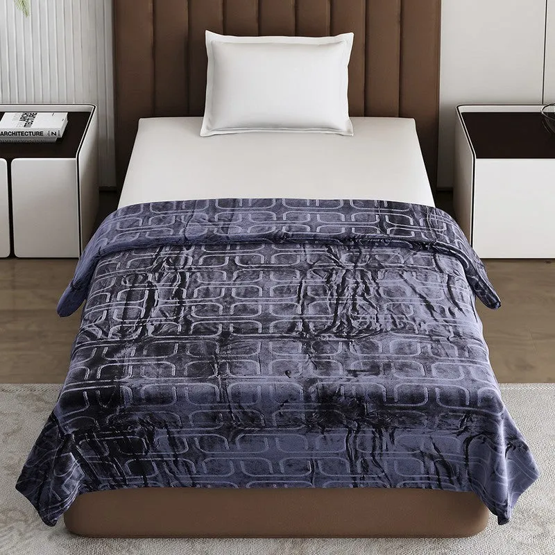 Monte Carlo Warmora Geometric Print Polyester Blanket (Navy Blue) - 210 GSM media 3