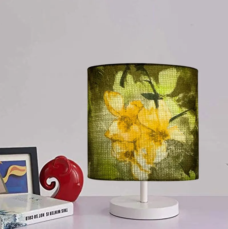 LeafCharm Metal Table Lamp media 4