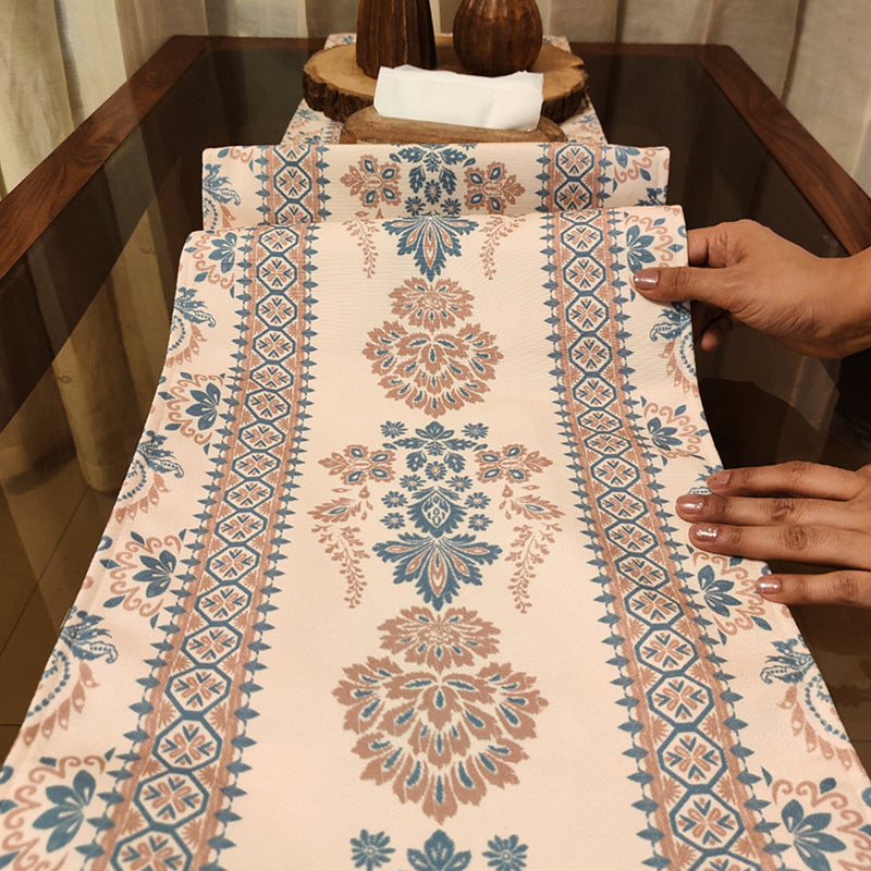Flowlin Table Runner media 5