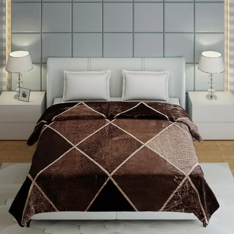 Monte Carlo Chocolate Dreamscape Blanket - 1000 GSM media 3