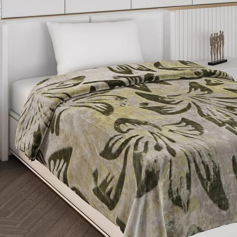 Monte Carlo Lush Leaf Blanket - 600 GSM media 5