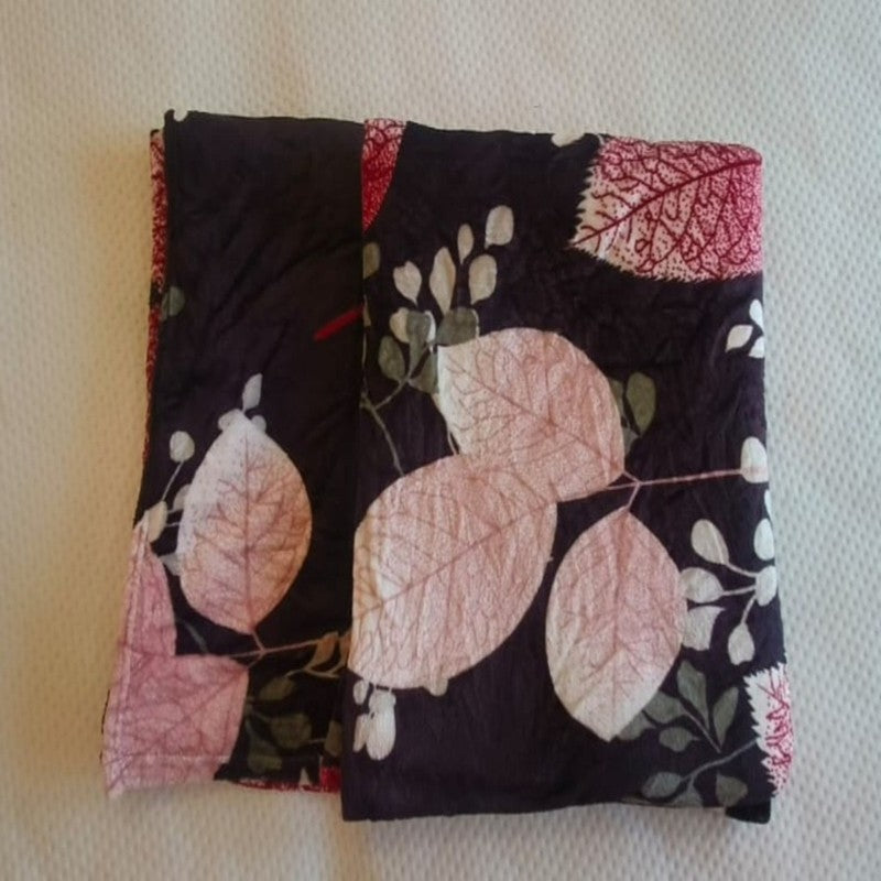 Petalyn Floral Woolen Blanket (Multicolor) - 210 GSM media 4