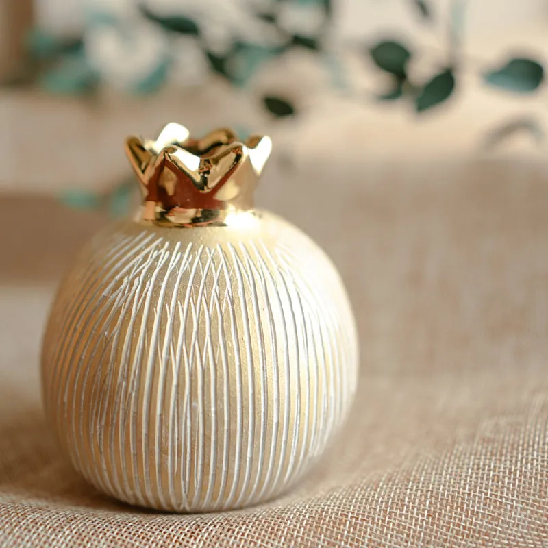 Golden Anar Vase - Ivory media 1