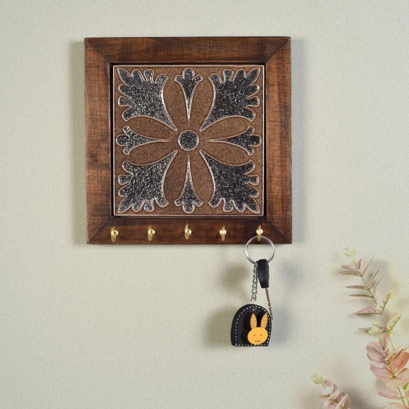 Ceramic · Wood