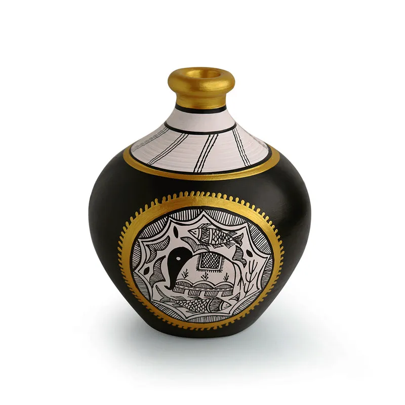 Nikara Handmade Madhubani Vase media 3
