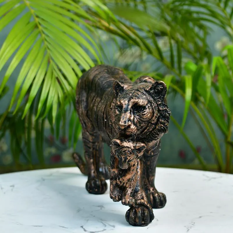 Tigress Grace Showpiece media 6