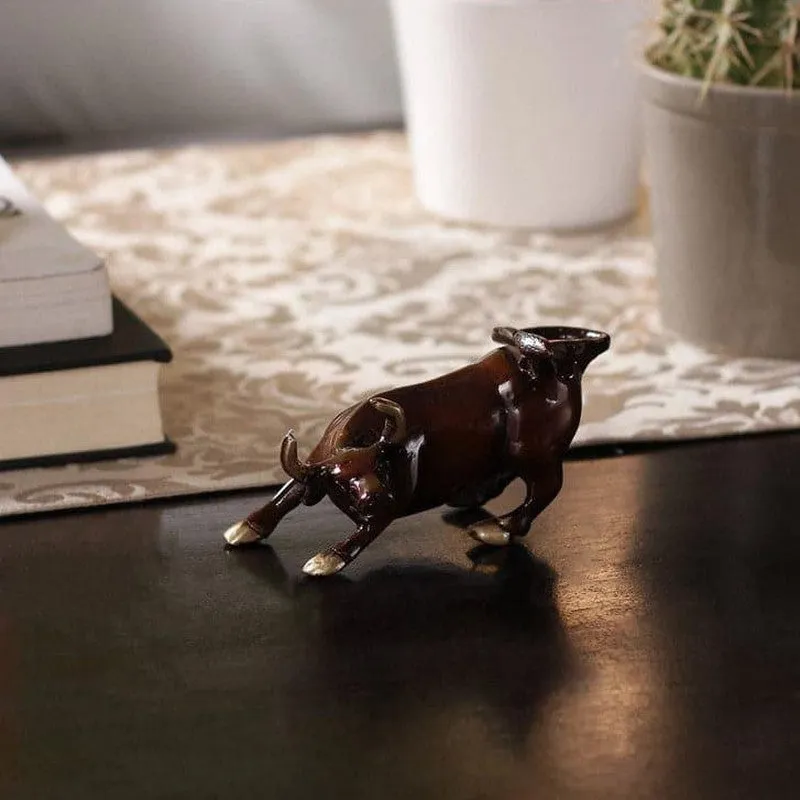 Bull Charge Showpiece media 3