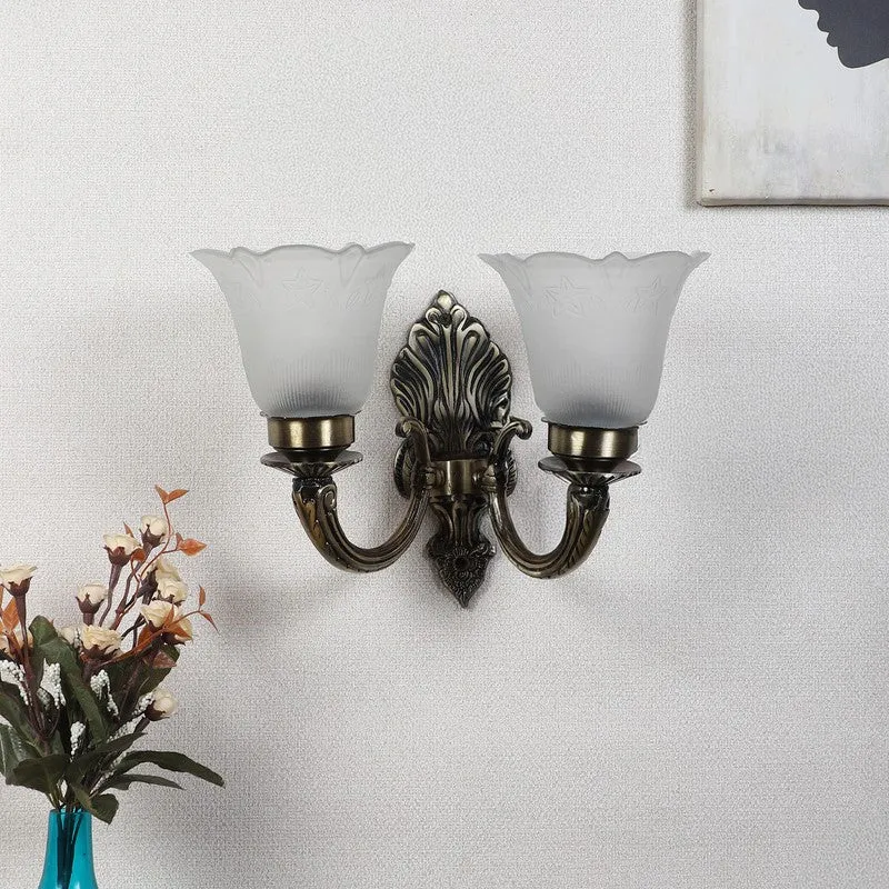 Fioyra Iron Wall Lamp media 3