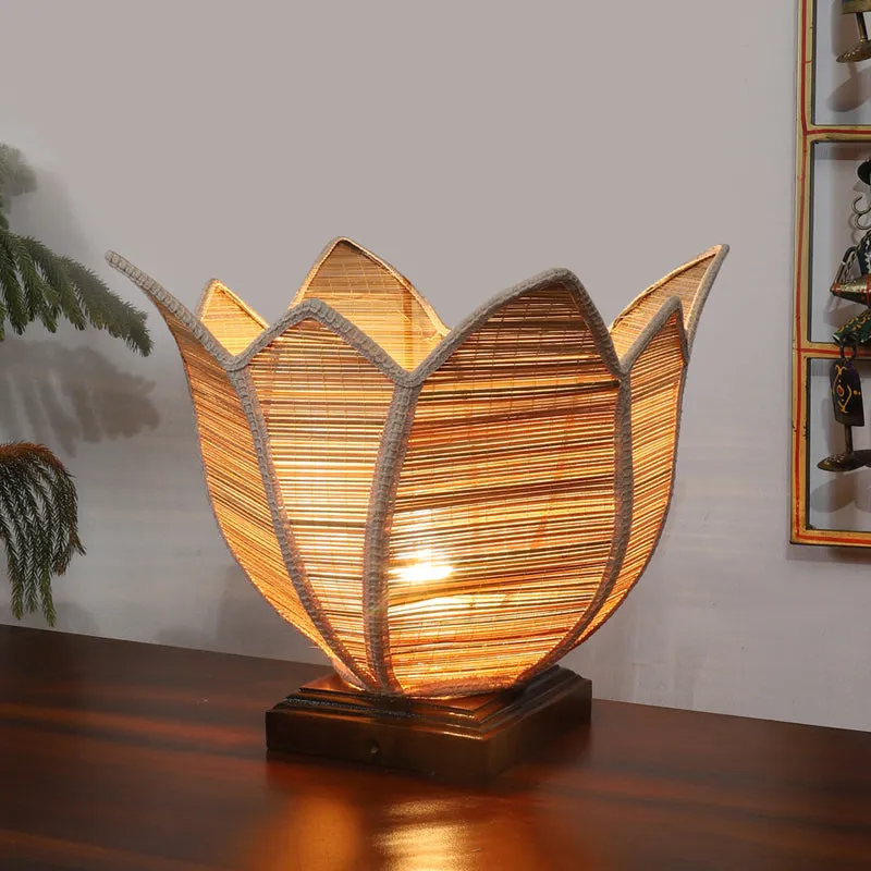 Haloire Bamboo Petal Edge Table Lamp - Beige media 2