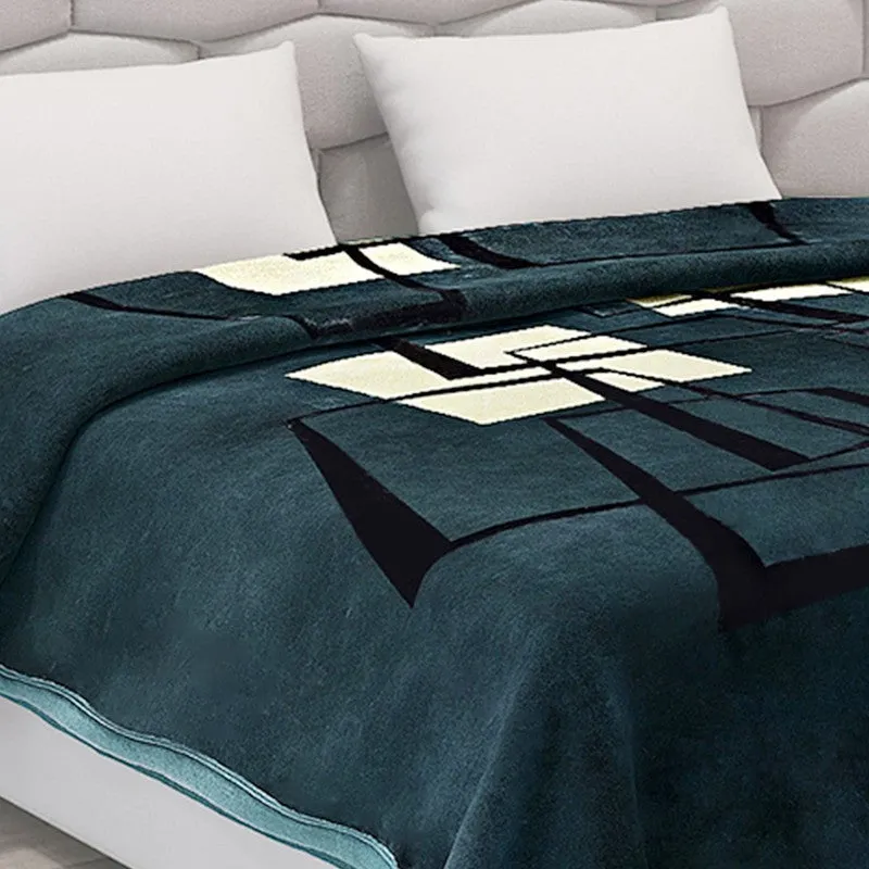 Monte Carlo Crimson Graphique Blanket (Green)- 600 GSM media 5