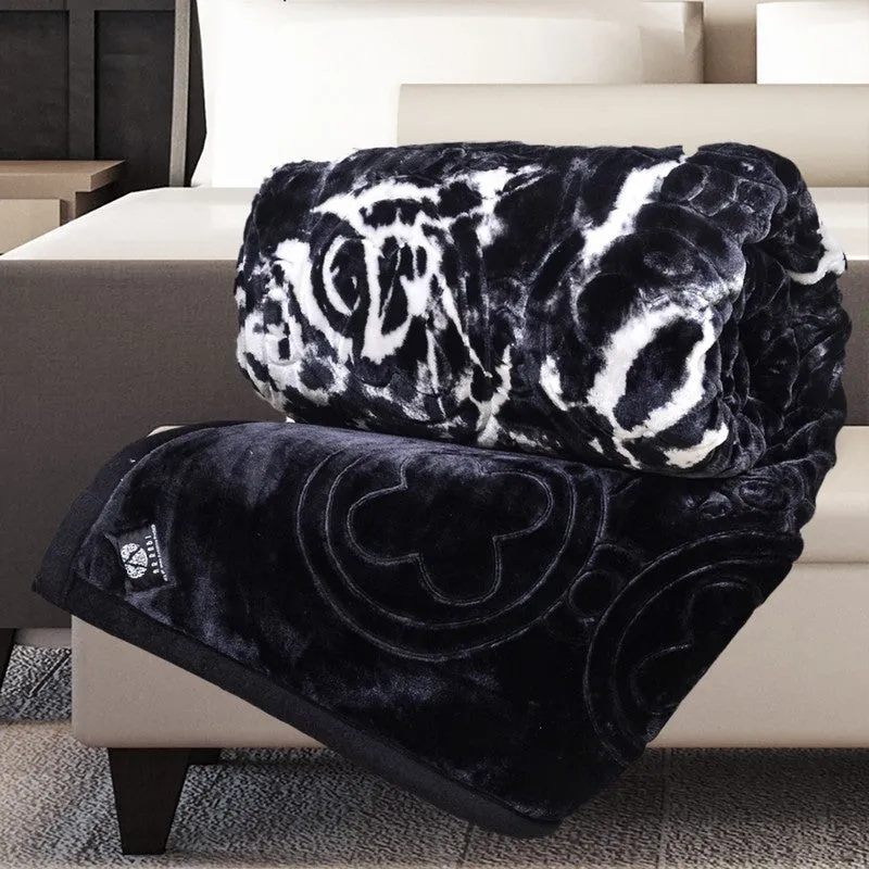Obsidian Roar Blanket - 1300 GSM media 9