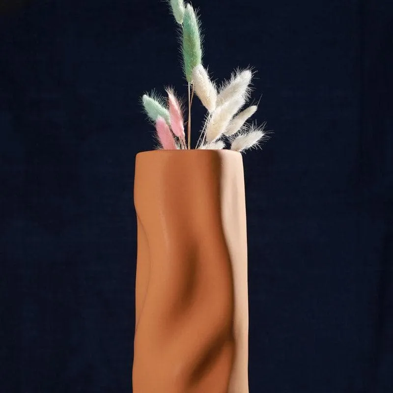Flowy Fara Vase - Brown media 3