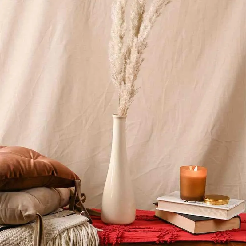 White Swan Vase media 1