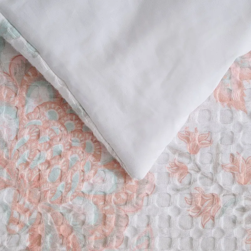Petal Grace Cotton Comforter (Pink) (230 Gsm) - Three Piece Set media 5