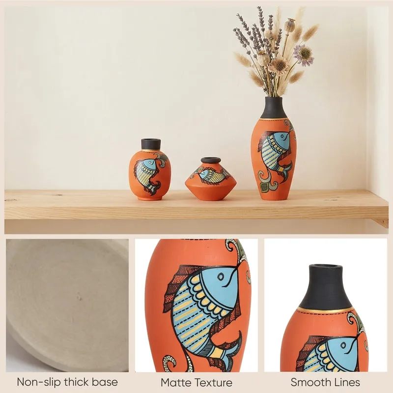 Durrah Machli Terracotta Vase - Set of Three media 13