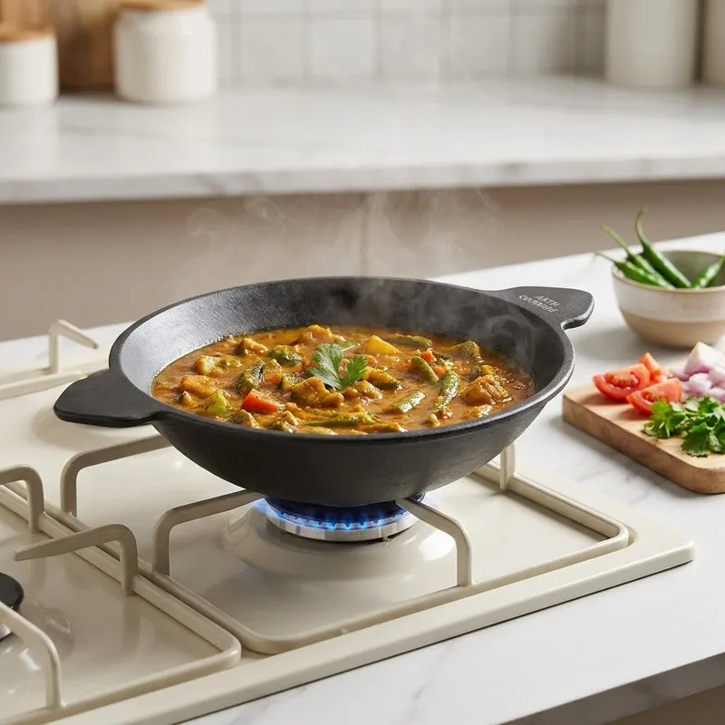 Crisp Hopper Pre-Seasoned Cast Iron Pan - 8.5 Inch media 1