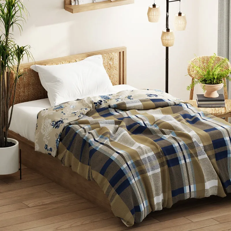 Emil Reversible Geometric Comforter - 120 GSM media 1