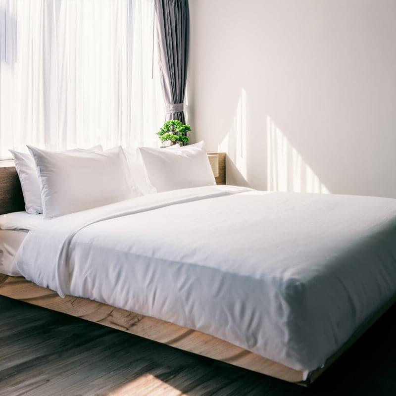 Zuma Solid Cotton Bedsheet (White) - 1000 TC media 3