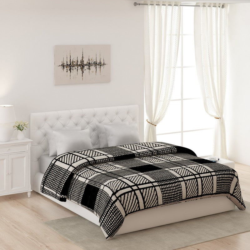 Monte Carlo Monochrome Mosaic Blanket - 800 GSM - Queen/Double
