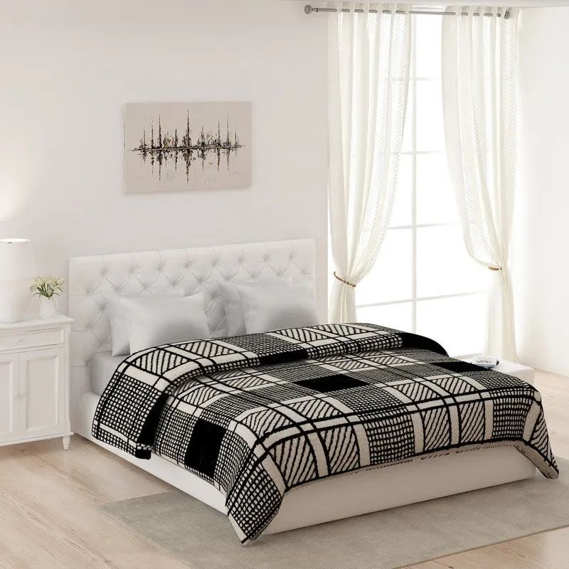 Monte Carlo Monochrome Mosaic Blanket - 800 GSM media 1
