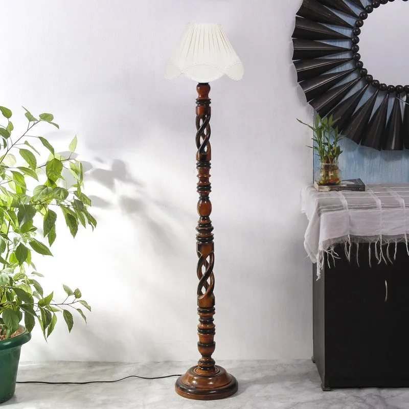 TaperBeam Floor Lamp media 3