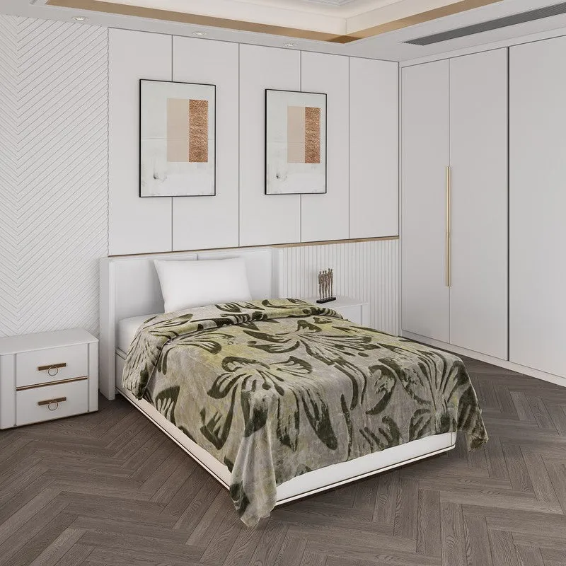 Monte Carlo Lush Leaf Blanket - 600 GSM media 1