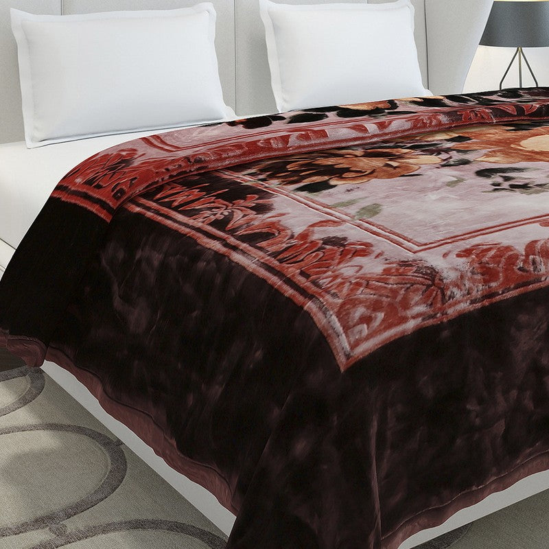 Monte Carlo Velvet Embrace Blanket (Maroon) - 947 GSM media 4