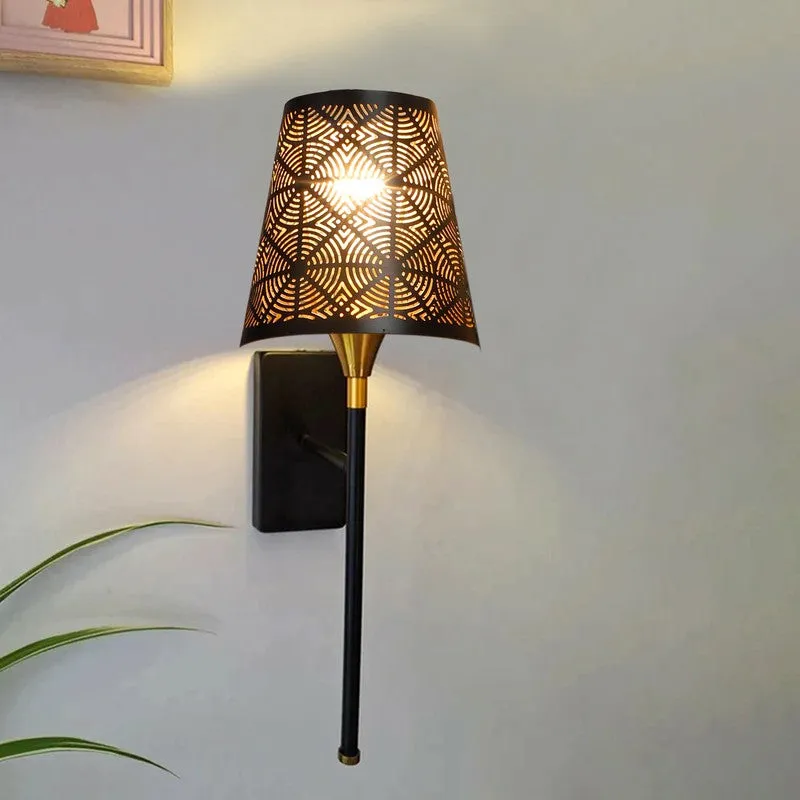 Tyvora Metal Wall Lamp media 1