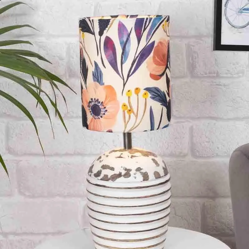 Garden Kisses Fabric Table Lamp - Multicolor media 3
