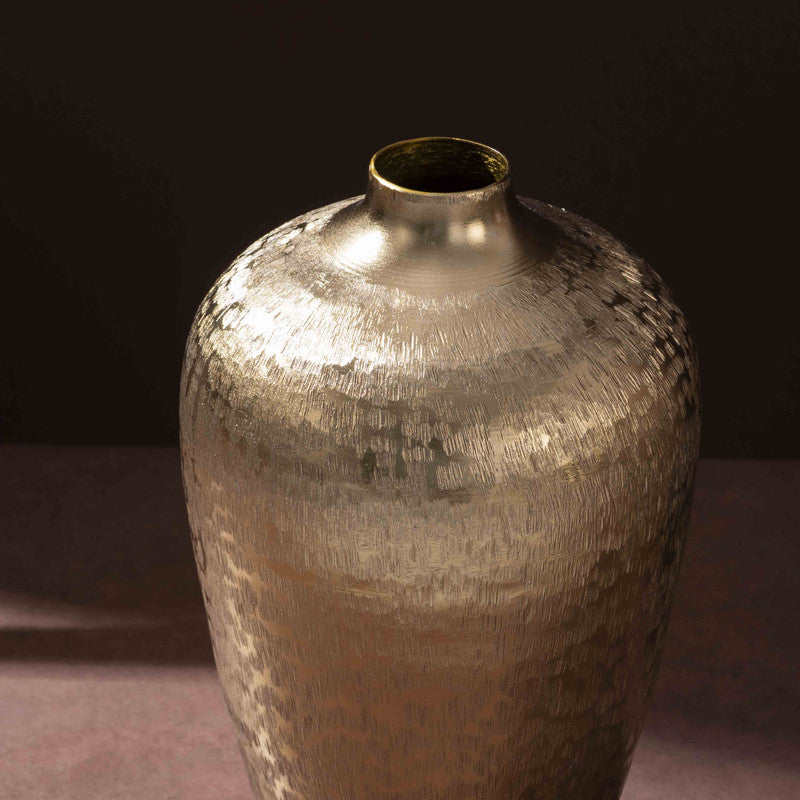Antiqua I Metal Vase media 5