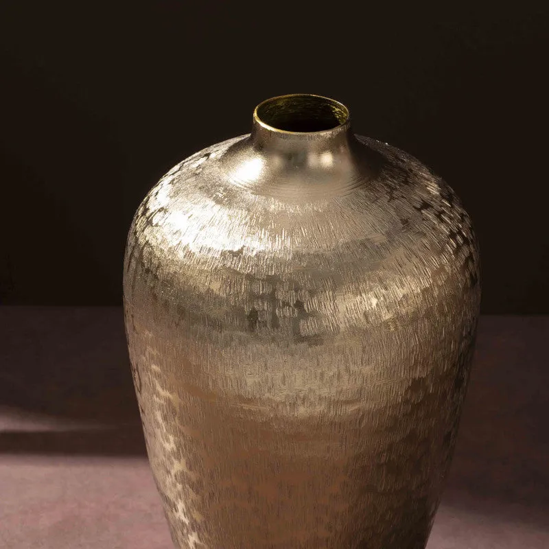 Antiqua I Metal Vase media 5