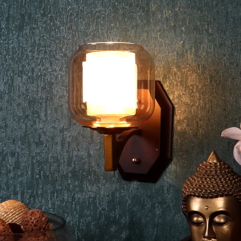 Dyn Iron Wall Lamp media 1