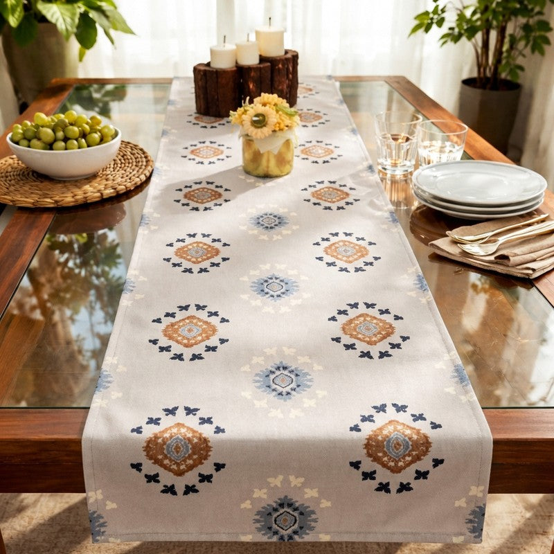 Vastraa Table Runner