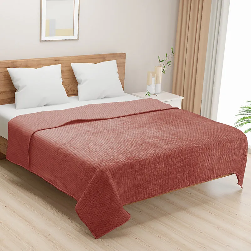 Swayam Seda Mink Blanket (Maroon) - 240 GSM media 1