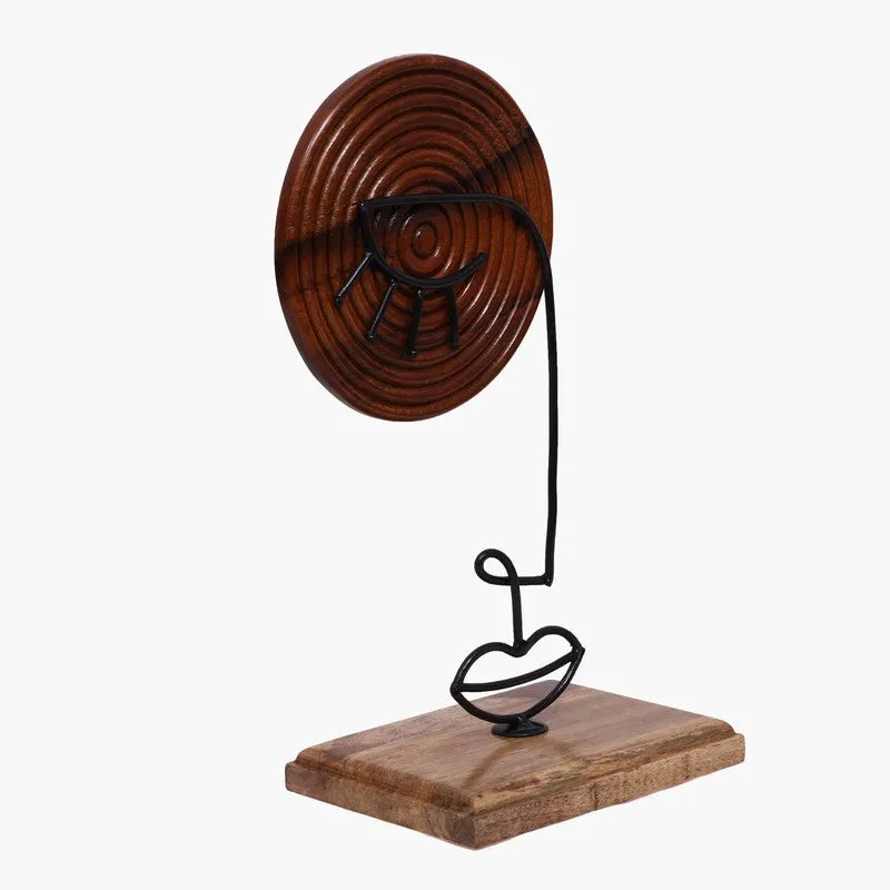 Line Art Face Metal Showpiece media 3