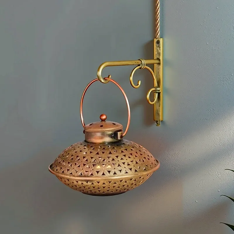 Gilsette Tea Light Holder media 1
