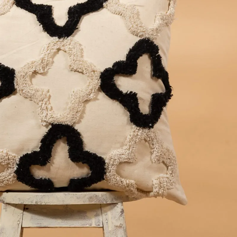 Mistre I Tufted Cushion Cover media 3