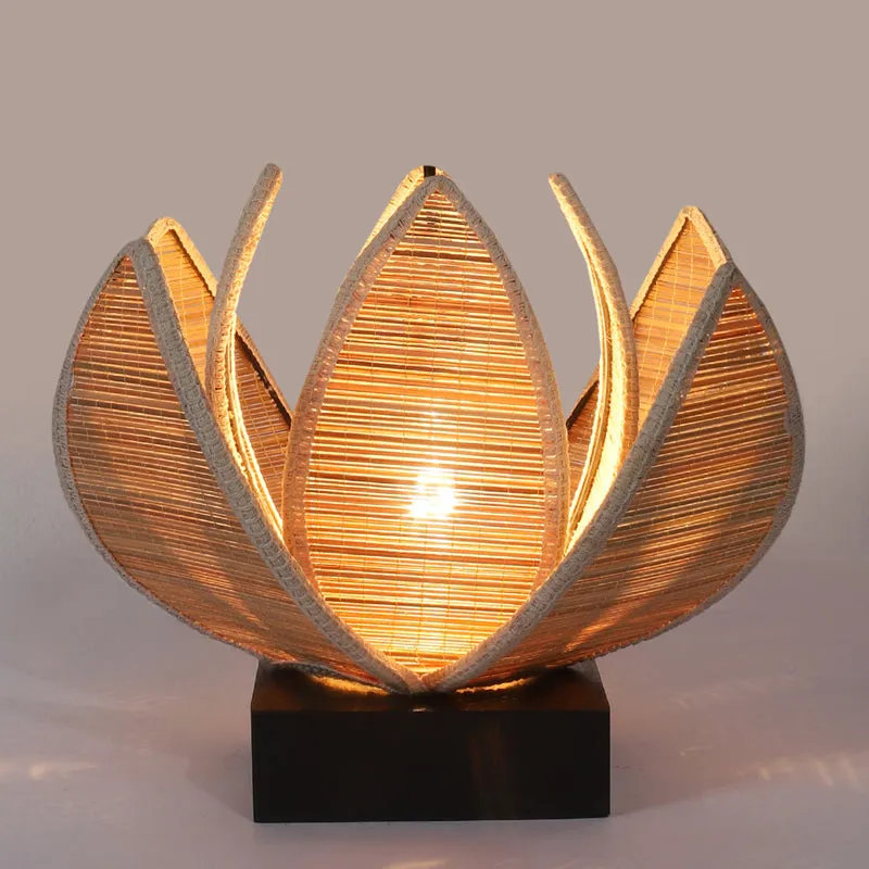 Raffina Bamboo Rose Edge Table Lamp - Beige media 4