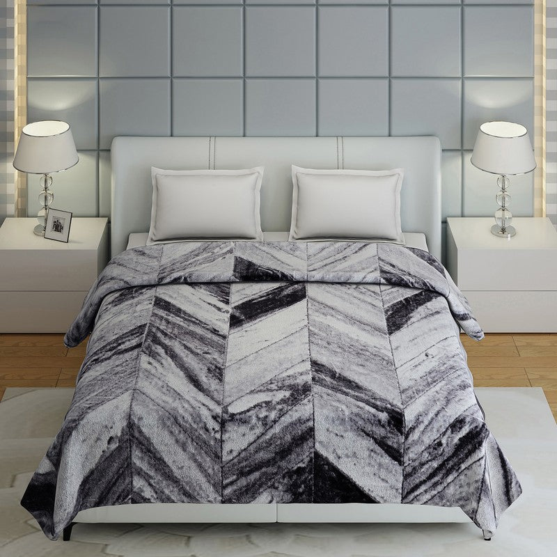 Monte Carlo Verticle Cascade Blanket (Grey) - 1000 GSM media 3
